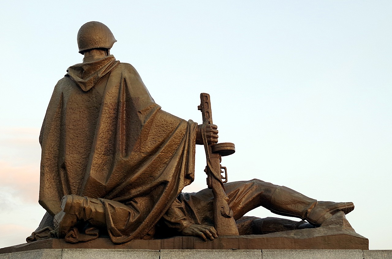 A háborús emlékművek megőrzik a trauma emlékét